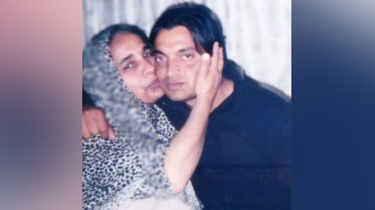 কাকে সবচেয়ে বেশি ভয় পান শোয়েব