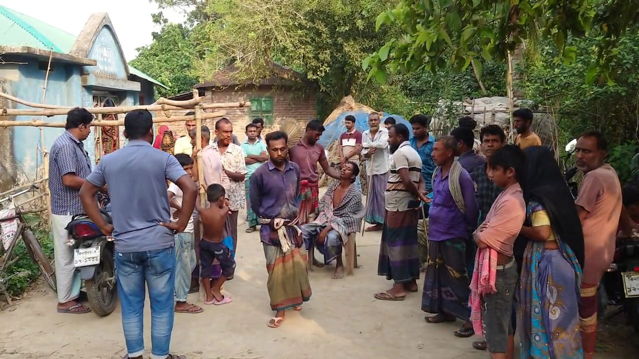ফ্যান দিয়ে ধান ওড়াতে গিয়ে বিদ্যুতায়িত হয়ে স্বামী-স্ত্রীর মৃত্যু
