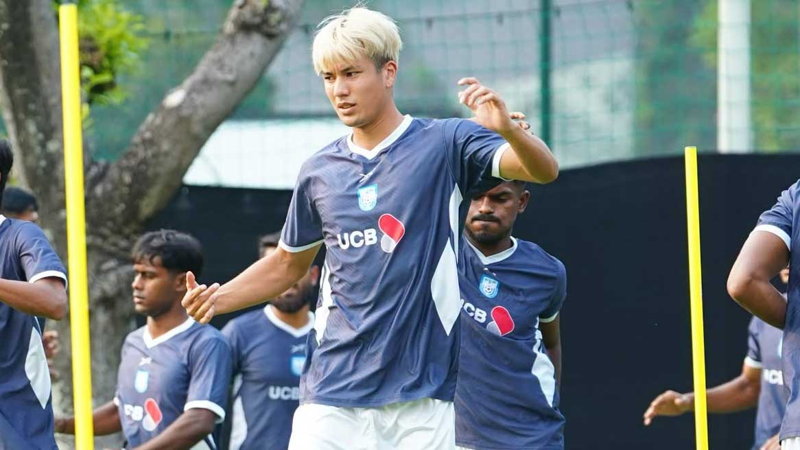 বাংলা-ইংরেজি না জানা শুকি কীভাবে হামজাদের সঙ্গে কথা বলেন