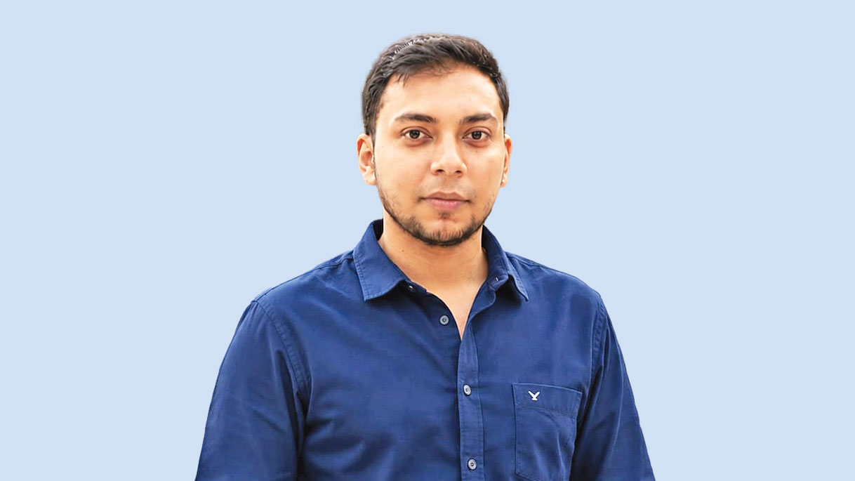 ১৮তম বিজেএস: প্রথমবার ব্যর্থ, দ্বিতীয়বারে
প্রথম হলেন সিয়াম