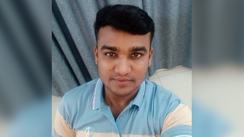 হাতিয়ায় ট্রলারডুবি: নিখোঁজ পুলিশ সদস্যের লাশ উদ্ধার