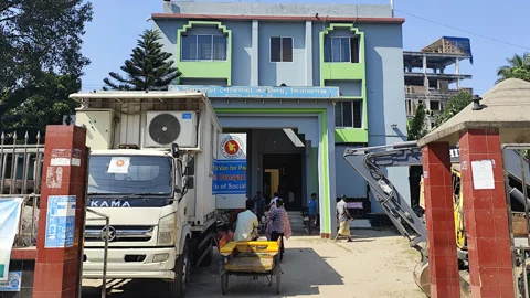উল্লাপাড়ায় পানি সরবরাহ শুরুর আগেই চুরি ৩ হাজার মিটার