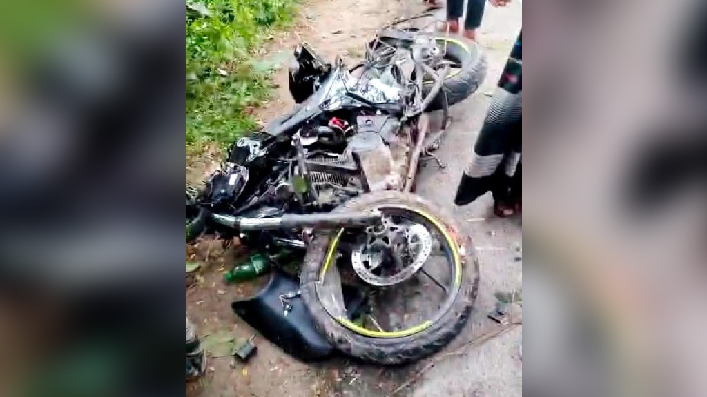 মহাসড়কে মোটরসাইকেল প্রতিযোগিতা, নিহত ১