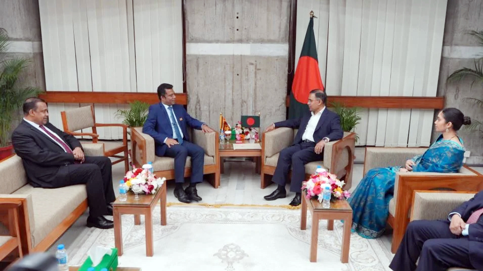 প্রধানমন্ত্রী তারেক রহমানের সঙ্গে শ্রীলঙ্কার স্বাস্থ্যমন্ত্রীর সৌজন্য সাক্ষাৎ