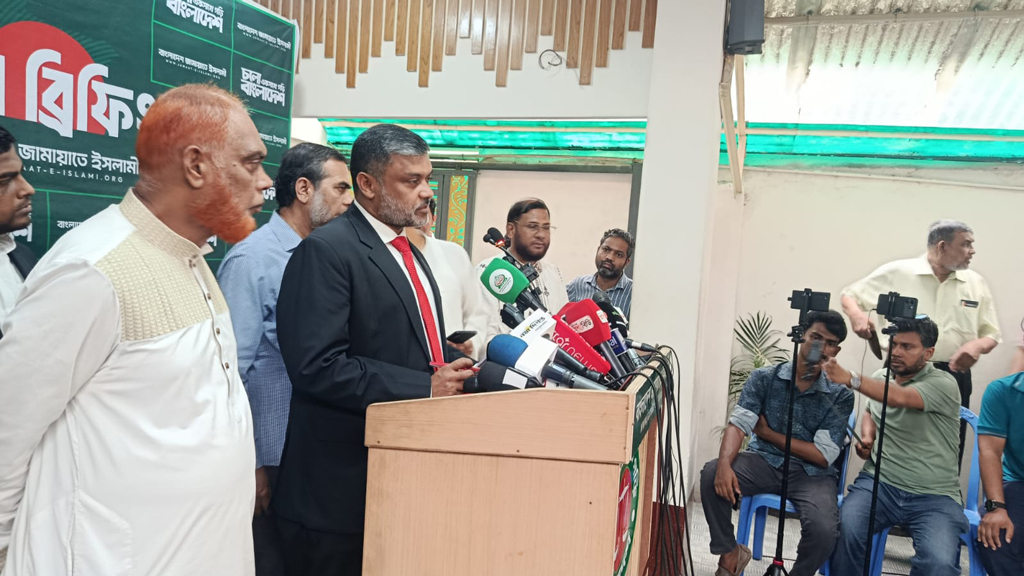 রাত ৩টায় আদালত বসিয়ে সাজা দিতে চাওয়া বিচার বিভাগ নিয়ন্ত্রণের অভিপ্রায়: শিশির মনির