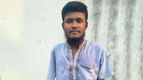 বিদ্যুতায়িত হয়ে দুই হাত হারানো সীতাকুণ্ডের রাব্বি এবারও পেলেন জিপিএ-৫