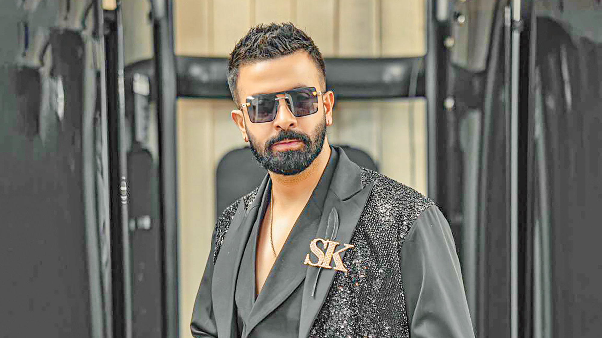 অনুদানের টাকা ফেরত দিয়েছেন শাকিব খান