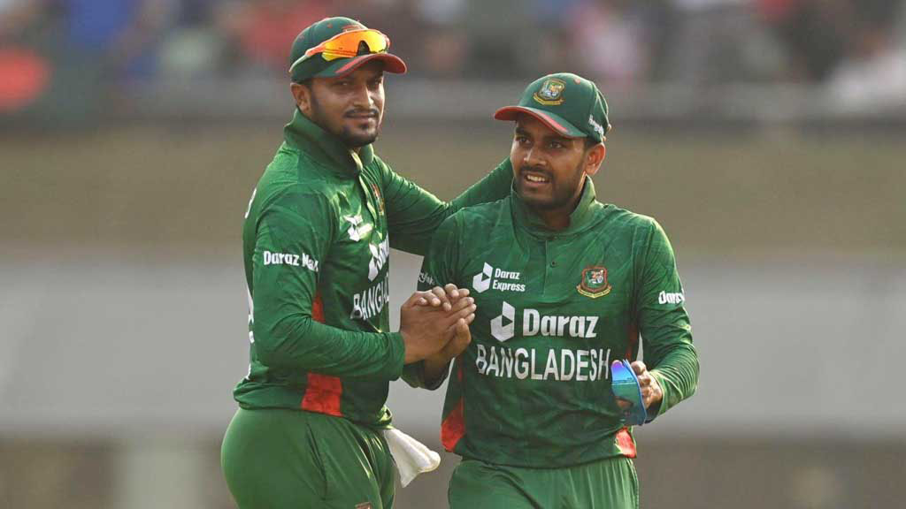 ভিন্ন ভিন্ন ম্যাচে মাঠে নামছেন সাকিব-মিরাজ, খেলা দেখবেন কোথায়