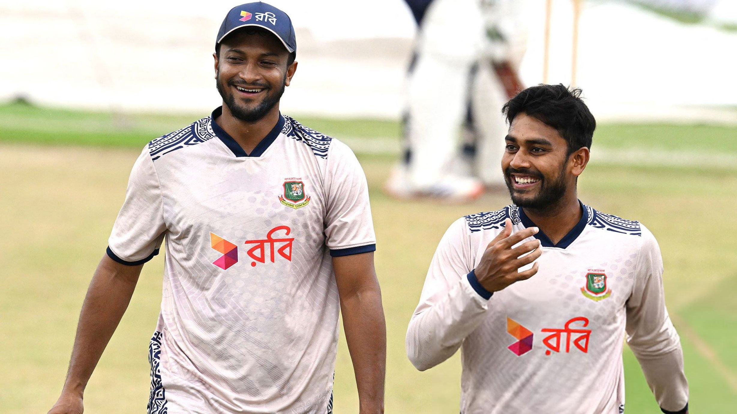 সাকিব যে গুরুত্বপূর্ণ পরামর্শ দিয়েছেন মিরাজকে