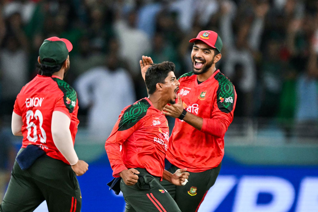 ৫০ রানের আগেই ৫ উইকেট তুলে নিয়েছে বাংলাদেশ