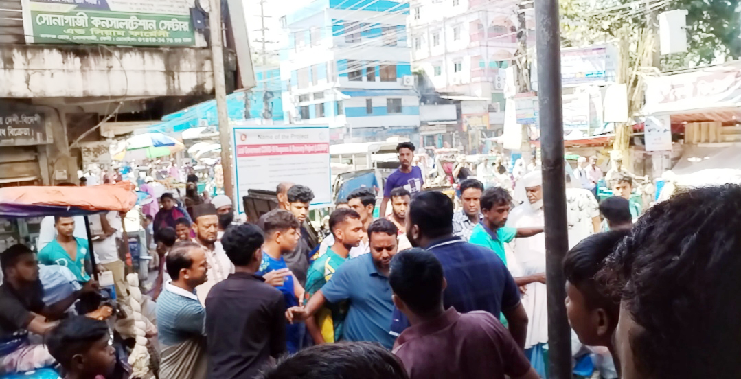 টিকটক কমেন্টস নিয়ে দুই স্কুলের ছাত্রদের মারামারি, আহত ১০