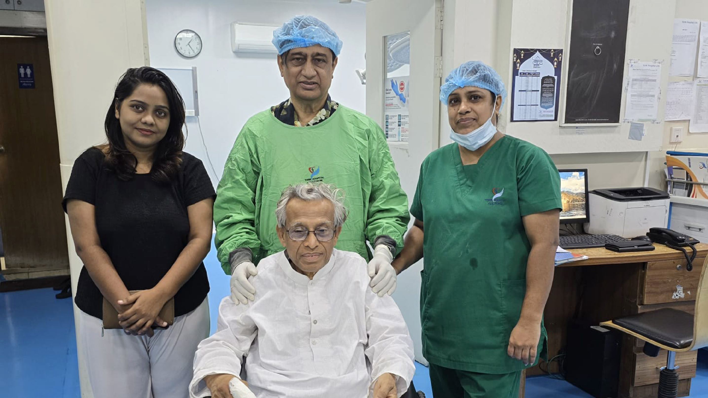 সুকমল বড়ুয়ার শরীরে সফল অস্ত্রোপচার ডা. মেহেদীর