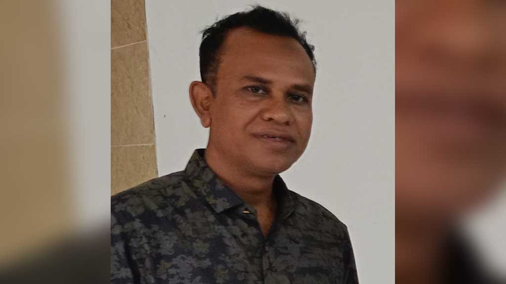 ছাত্রীদের সঙ্গে অশালীন আচরণ, বিক্ষোভের মুখে বরখাস্ত শিক্ষক