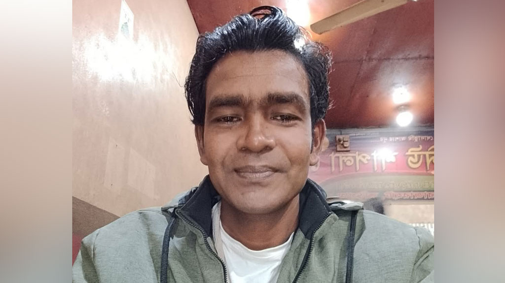 উপদেষ্টাকে নিয়ে ফেসবুকে পোস্ট, চার মাস পর বরখাস্ত শিক্ষক