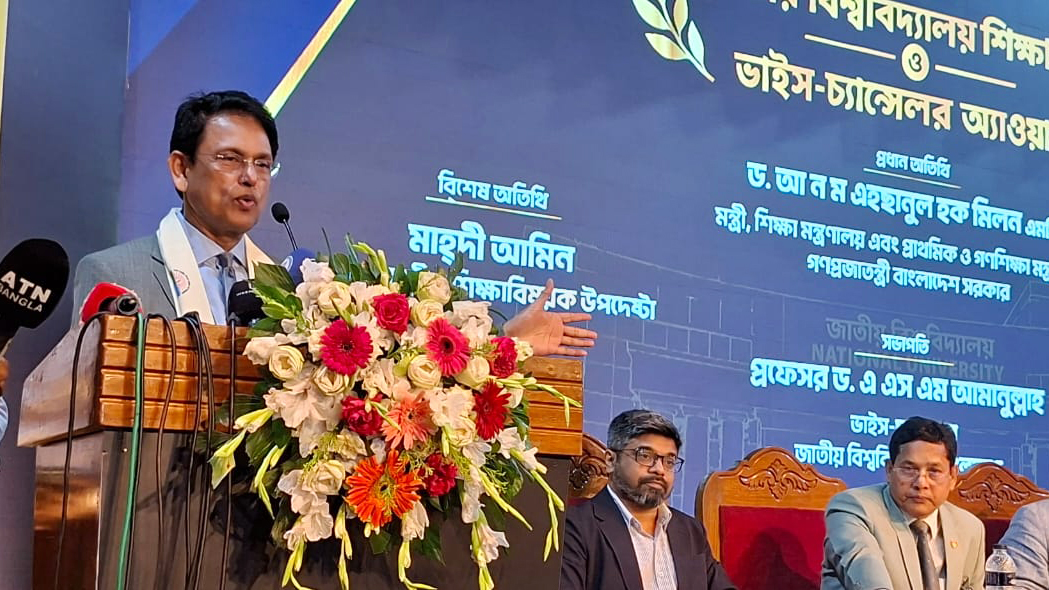 মন্ত্রণালয়ের ঘাড়ে বন্দুক রেখে গুলি করা চলবে না: শিক্ষামন্ত্রী