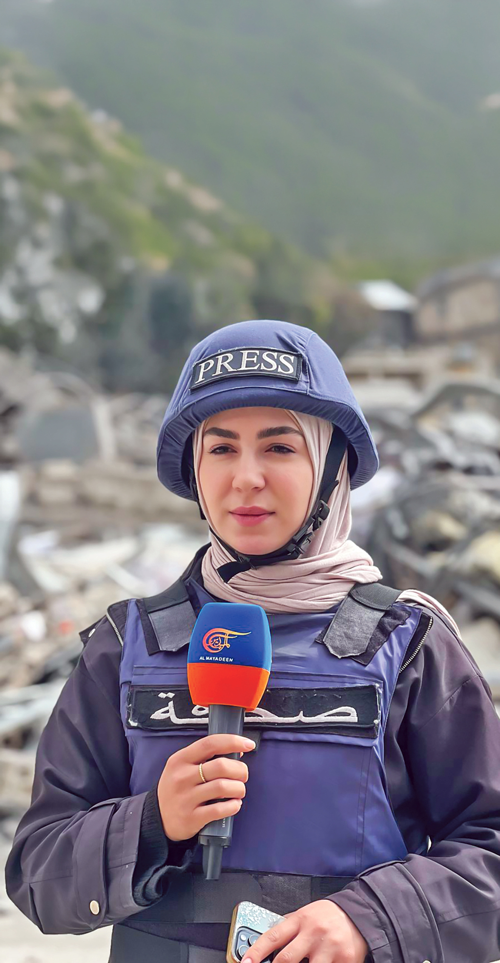 ফাতিমার মাইক্রোফোন ছিল ‘অন্যের’ ভয়ের কারণ