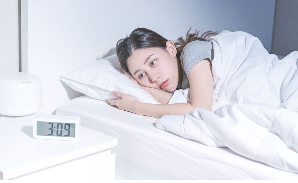 রাতে দ্রুত ঘুমাতে যাওয়ার ৮ অভ্যাস