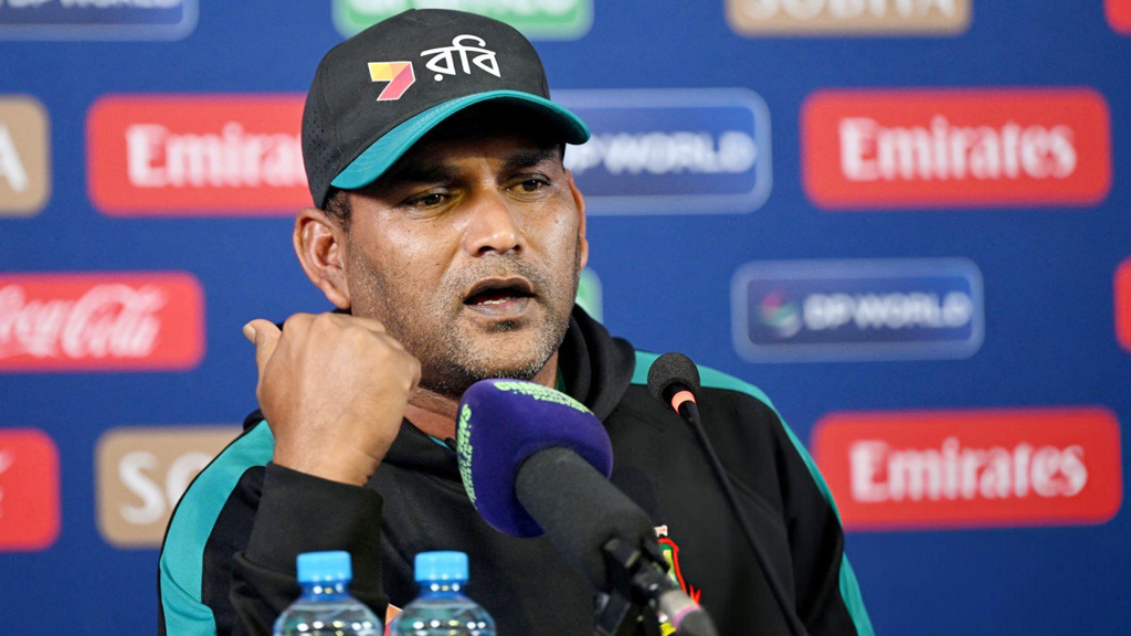 আয়ারল্যান্ড সিরিজের আগে সালাহ উদ্দীনের পদত্যাগ