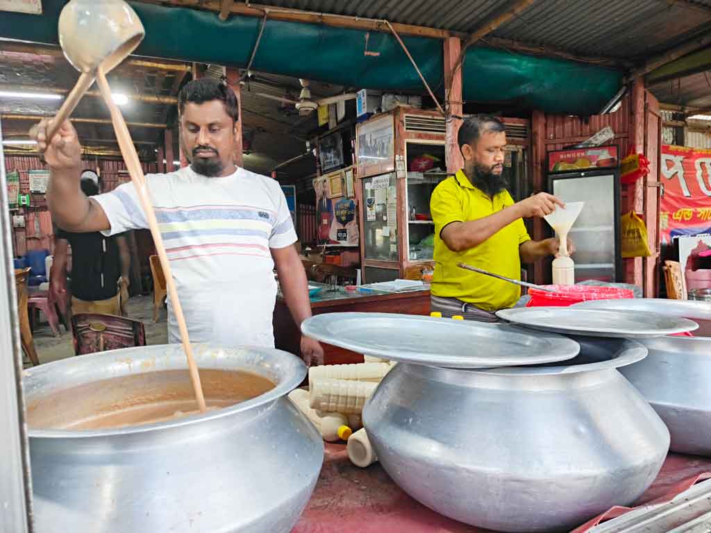 শতবর্ষের সলপের ঘোল-মাঠার সুনাম ধরে রাখতে চান ব্যবসায়ীরা