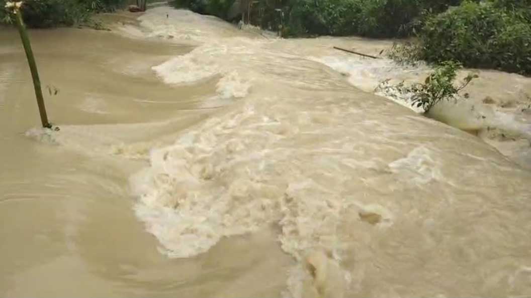 জকিগঞ্জে তিনটি এলাকায় কুশিয়ারার ডাইক ভেঙে প্লাবিত হচ্ছে গ্রামাঞ্চল