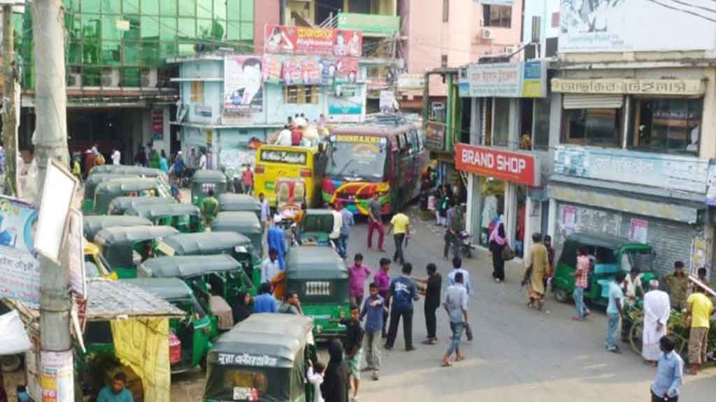 বিশ্বনাথে সড়কের ওপর বাস ও সিএনজি স্ট্যান্ড, যানজটে অতিষ্ঠ পৌরবাসী