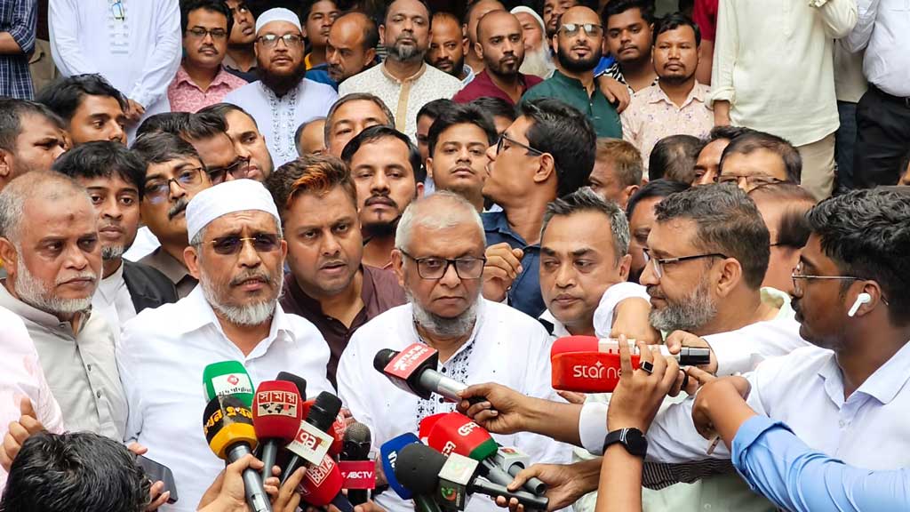 সুরঞ্জিত সেনগুপ্তকে হত্যাচেষ্টা মামলা: মন্ত্রী আরিফ, বাবর ও গউছ বেকসুর খালাস, একজনকে মৃত্যুদণ্ড