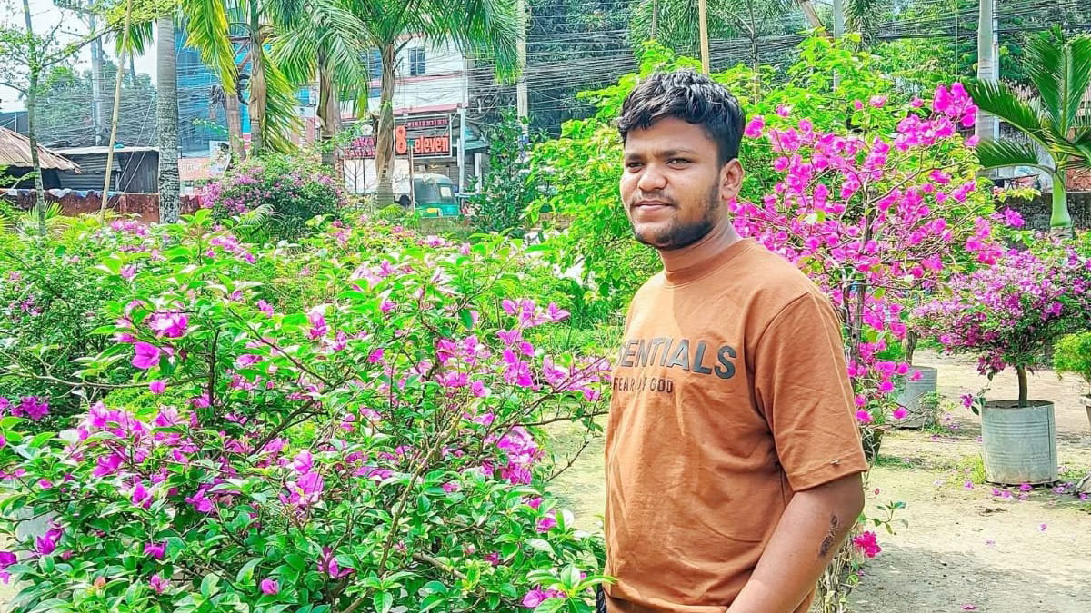 সড়কে ডাকাতের বেঁধে রাখা রশিতে মোটরসাইকেল আরোহীর মৃত্যু