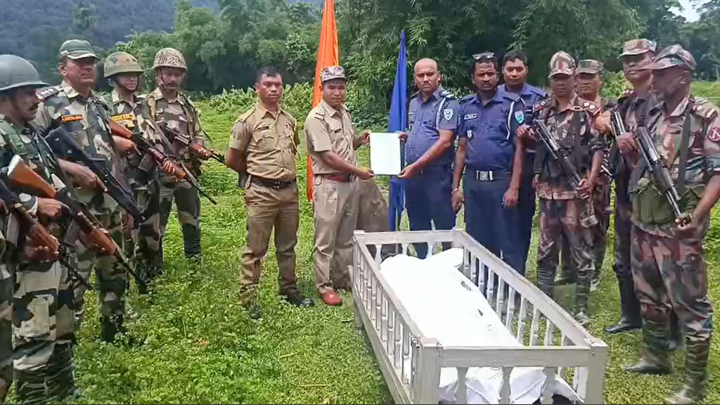 ভারতে গাছে ঝুলছিল জাকারিয়ার লাশ, ২৬ ঘণ্টা পর নামিয়ে হস্তান্তর বিএসএফের