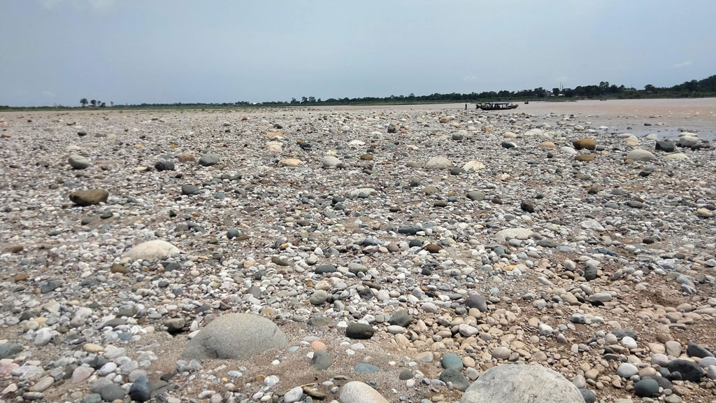 সাদাপাথর লুটে জড়িত ৪২ রাজনীতিক-সরকারি কর্মকর্তা-পুলিশ-বিজিবি, দুদকের অনুসন্ধান শুরু