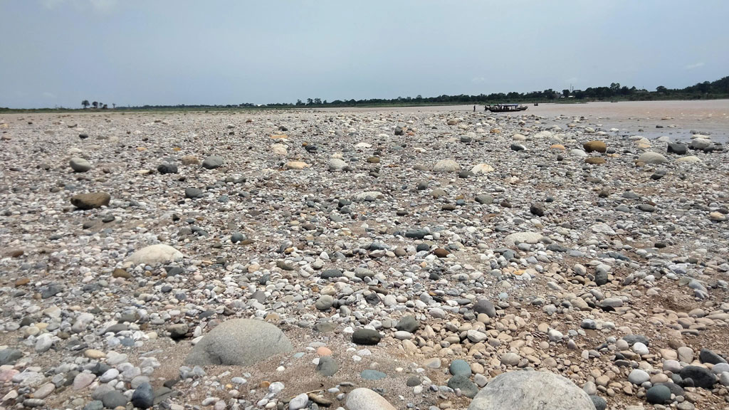 এক সপ্তাহ বন্ধের পর পর্যটকদের জন্য খুলল সাদাপাথর