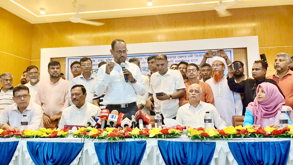 ষড়যন্ত্র করে জনগণের সরকারকে হটানো যাবে না: মানিকগঞ্জে সালাউদ্দিন টুকু