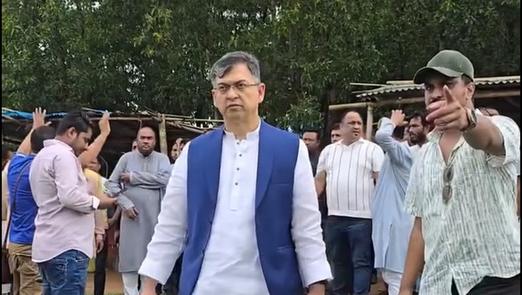 গুমের তথ্যচিত্রের শুটিংয়ে সিলেট সীমান্তে সালাহউদ্দিন আহমদ