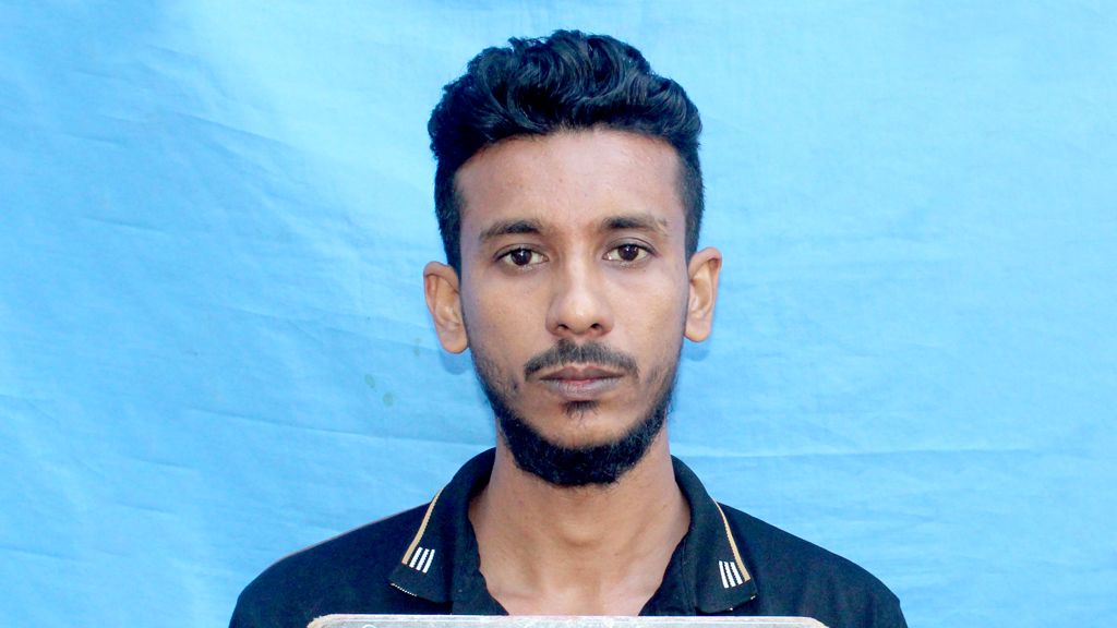 মামার বদলে আদালতে হাজিরা ভাগনের, কারাফটকে ধরা