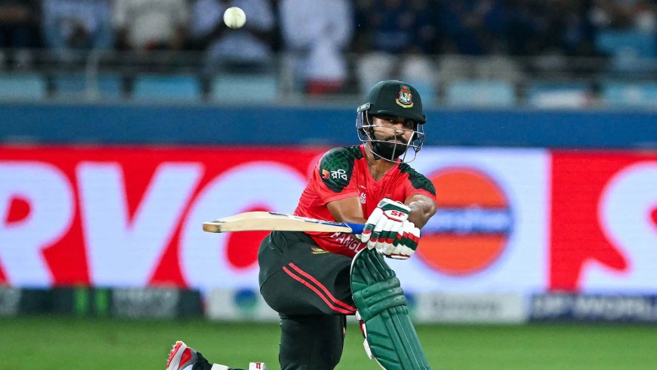 টুর্নামেন্টের মাঝপথে পাকিস্তানি ক্রিকেটারকে ছেড়ে কেন শামীমকে নিল লাহোর