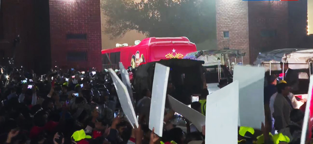 জাতীয় স্মৃতিসৌধে তারেক রহমান