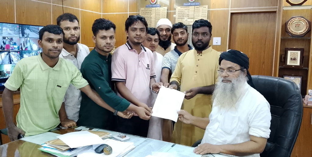 নীলফামারী সরকারি কলেজের জায়গা হস্তান্তর না করার দাবি শিক্ষার্থীদের