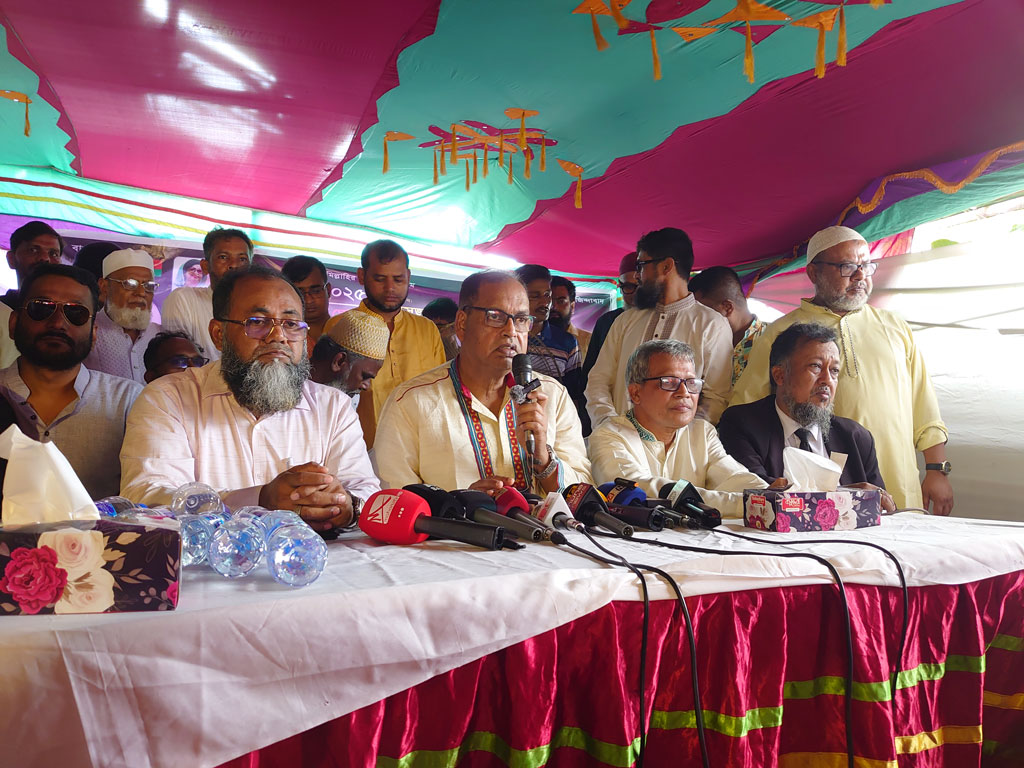সংস্কারের নামে শেখ হাসিনার মতো উন্নয়নের সবক শোনাচ্ছে সরকার: দুদু