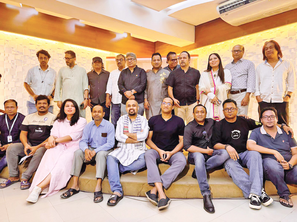 ‘স্মৃতিতে সুরের সারথি’ অনুষ্ঠানে আগত অতিথিরা। ছবি: সংগৃহীত