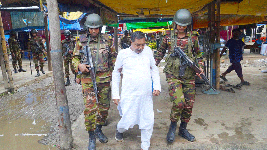 কুয়েতে সশস্ত্র বাহিনীর অস্ত্র মেরামত করতেন, সেই পরিচয়পত্র দেখিয়ে উত্তরায় চাঁদাবাজি