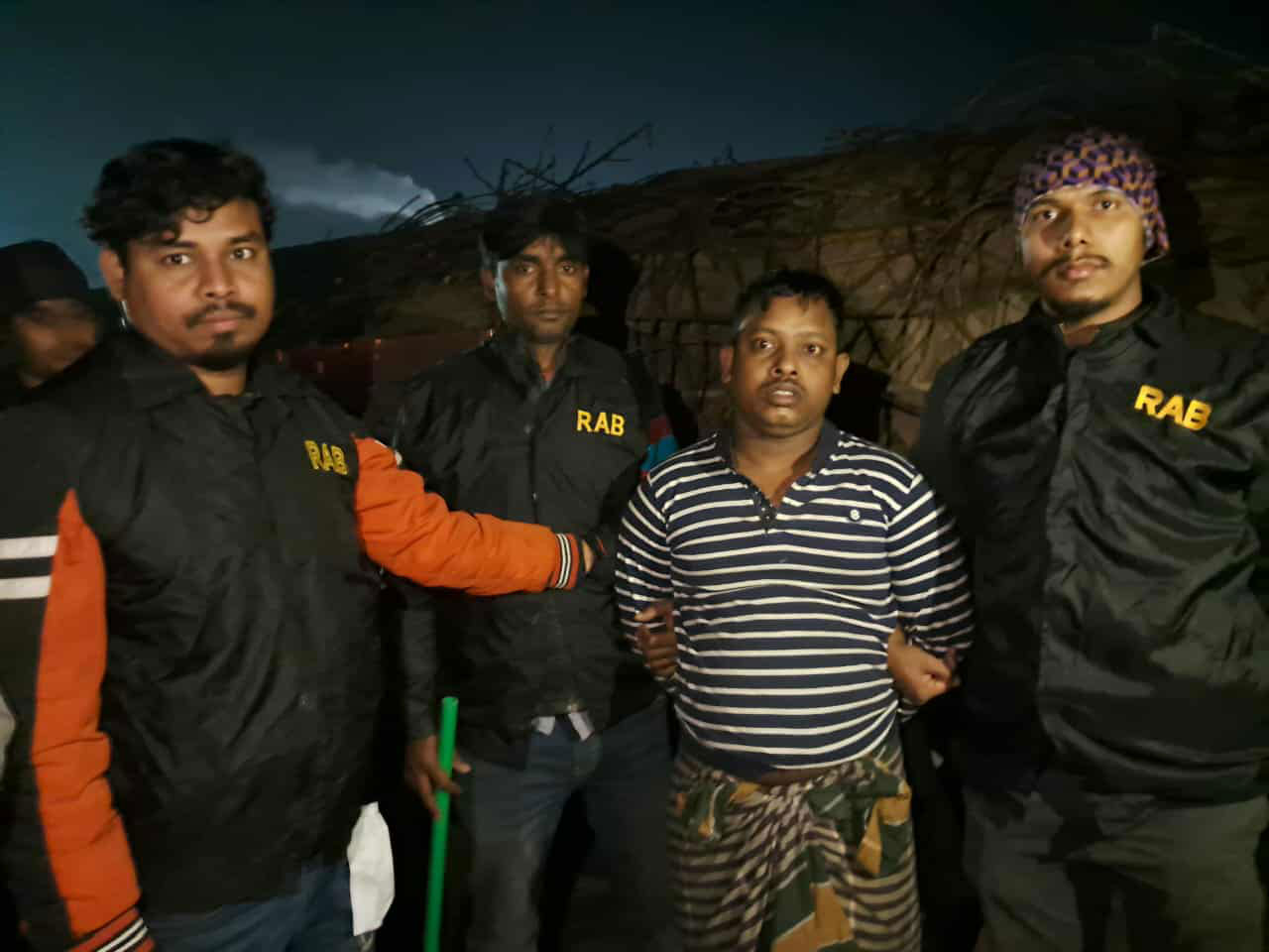 হাদিকে হত্যাচেষ্টার ঘটনায় মূল অভিযুক্ত ফয়সালের ঘনিষ্ঠ সহযোগী গ্রেপ্তার