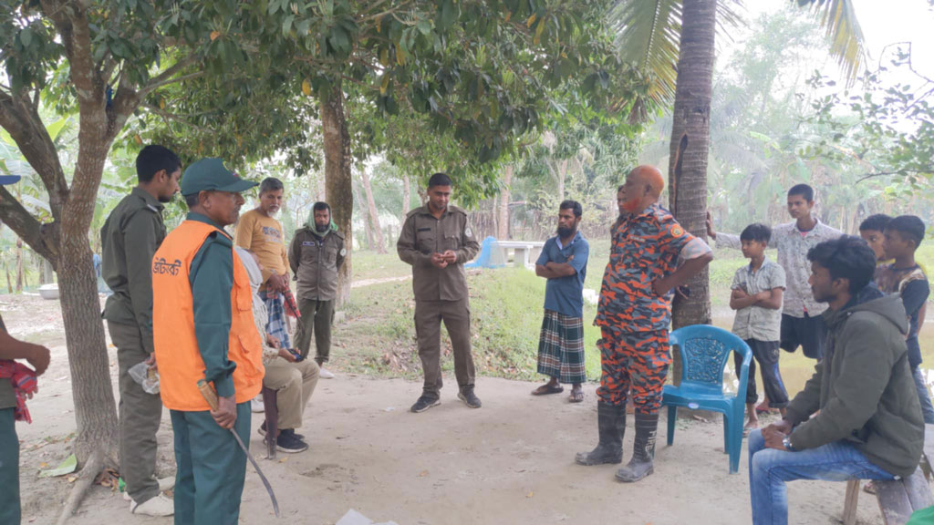 সুন্দরবনের আগুন নিয়ন্ত্রণে, কারণ জানতে তদন্ত কমিটি