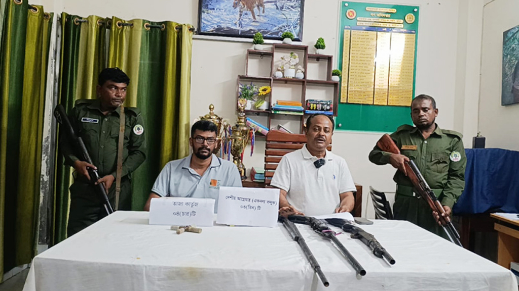 সুন্দরবনে টহল চলাকালে জলদস্যু সন্দেহে গুলিবর্ষণ, অস্ত্র উদ্ধার