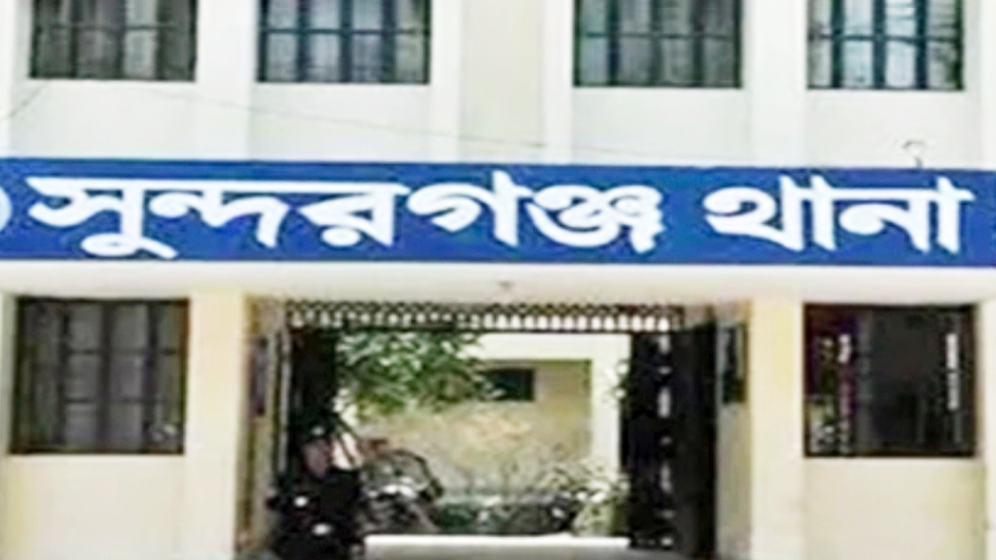 স্বরাষ্ট্রমন্ত্রীকে নিয়ে আপত্তিকর স্ট্যাটাস, যুবককে পুলিশে দিলেন বিএনপির নেতা-কর্মীরা