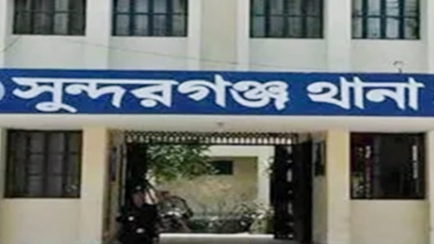 সুন্দরগঞ্জে নাশকতার মামলায় প্রধান শিক্ষকসহ গ্রেপ্তার ২