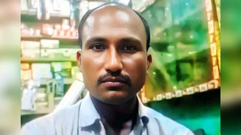 চার মিনিটে ৩ ককটেল বিস্ফোরণ, আওয়ামী লীগ নেতা গ্রেপ্তার