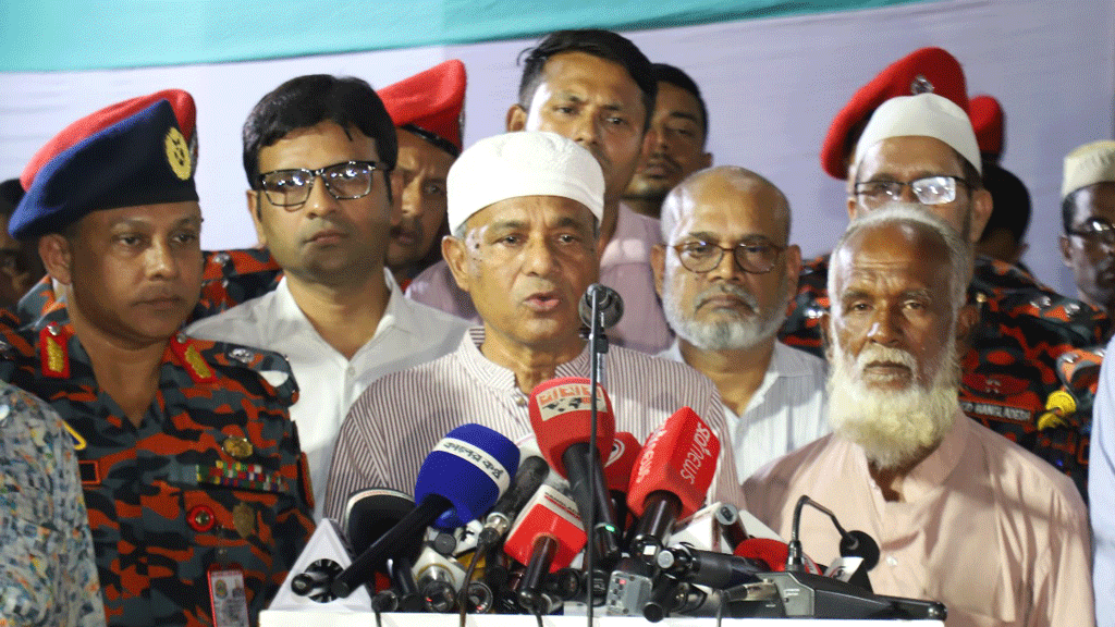 ‎টঙ্গীতে দগ্ধ ফায়ার ফাইটারদের চিকিৎসায় আসছেন সিঙ্গাপুরের চিকিৎসক: স্বরাষ্ট্র উপদেষ্টা
