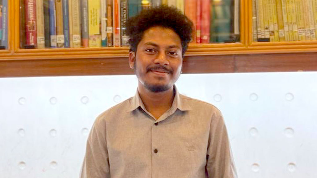 আমি দিনের পর দিন কাউকে ডিস্টার্ব করে গেছি: ফেসবুকে লিখে ঢাবি শিক্ষার্থীর ‘আত্মহত্যা’