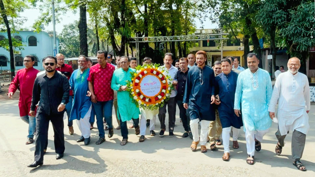 সুনামগঞ্জে স্বাধীনতার স্মৃতিস্তম্ভে ফুল দেওয়ায় মামলা, গ্রেপ্তার ২