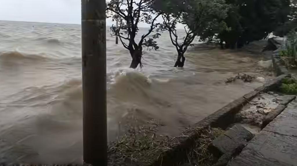 সুনামগঞ্জে মৌসুমের সর্বোচ্চ বৃষ্টিপাত, বন্যার শঙ্কা