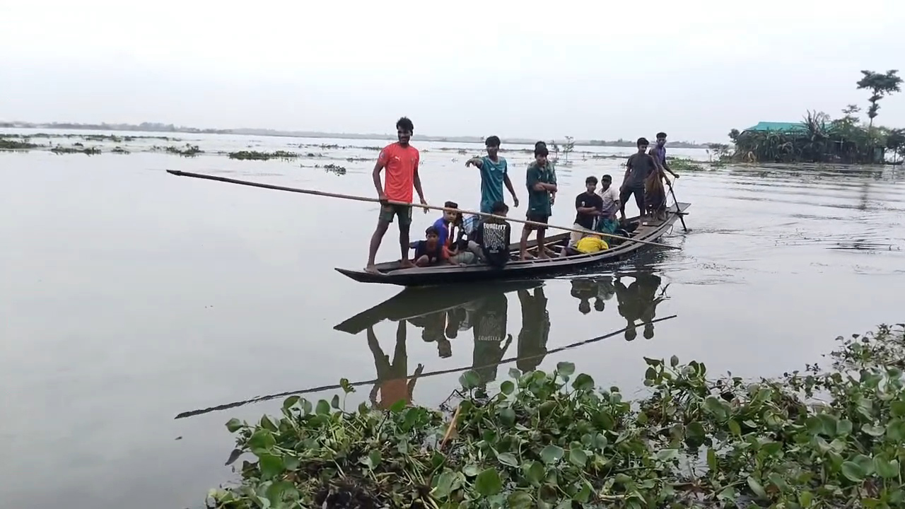 জগন্নাথপুরে নৌকা ডুবি: নিখোঁজ ৪ জনের মধ্যে একজনের মরদেহ উদ্ধার
